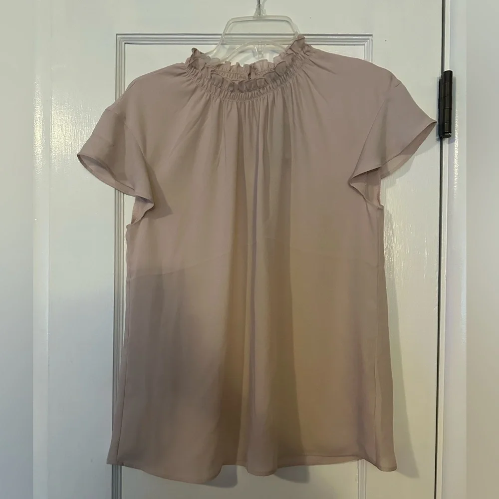 Express NWT Ruffle Neck Blouse - Picture 1 of 4